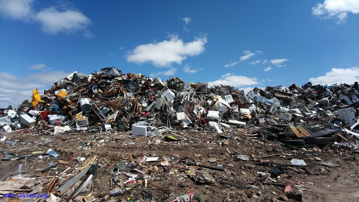 scrapyard-2441432_1920.jpg