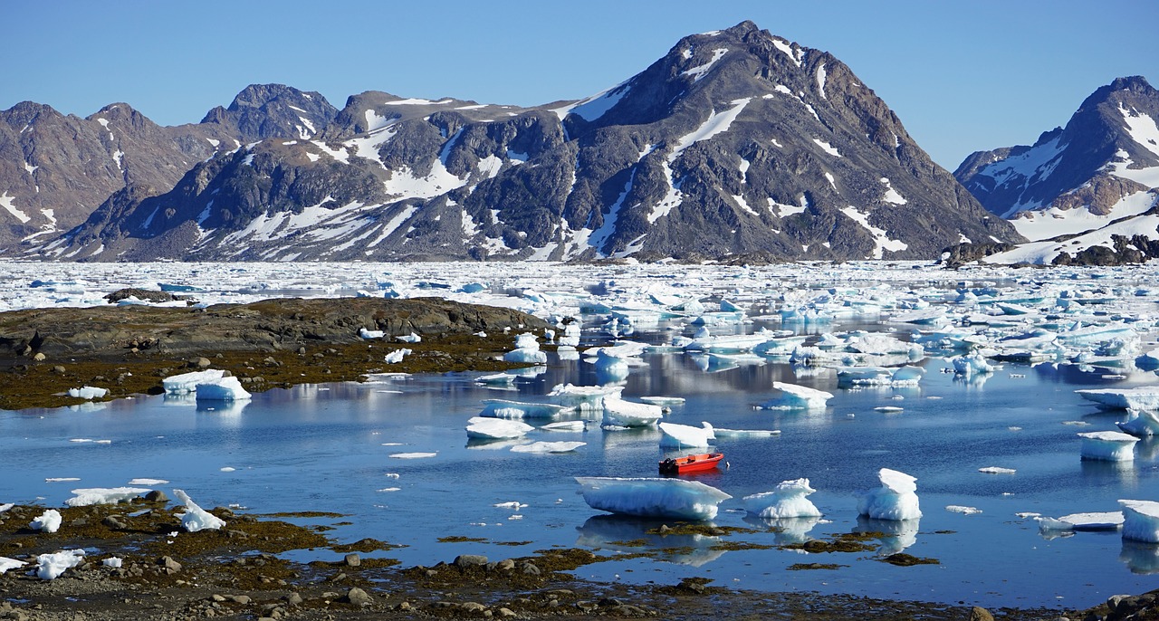 icebergs-889770_1280.jpg